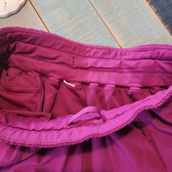 Lululemon shorts - Picture 5 of 6